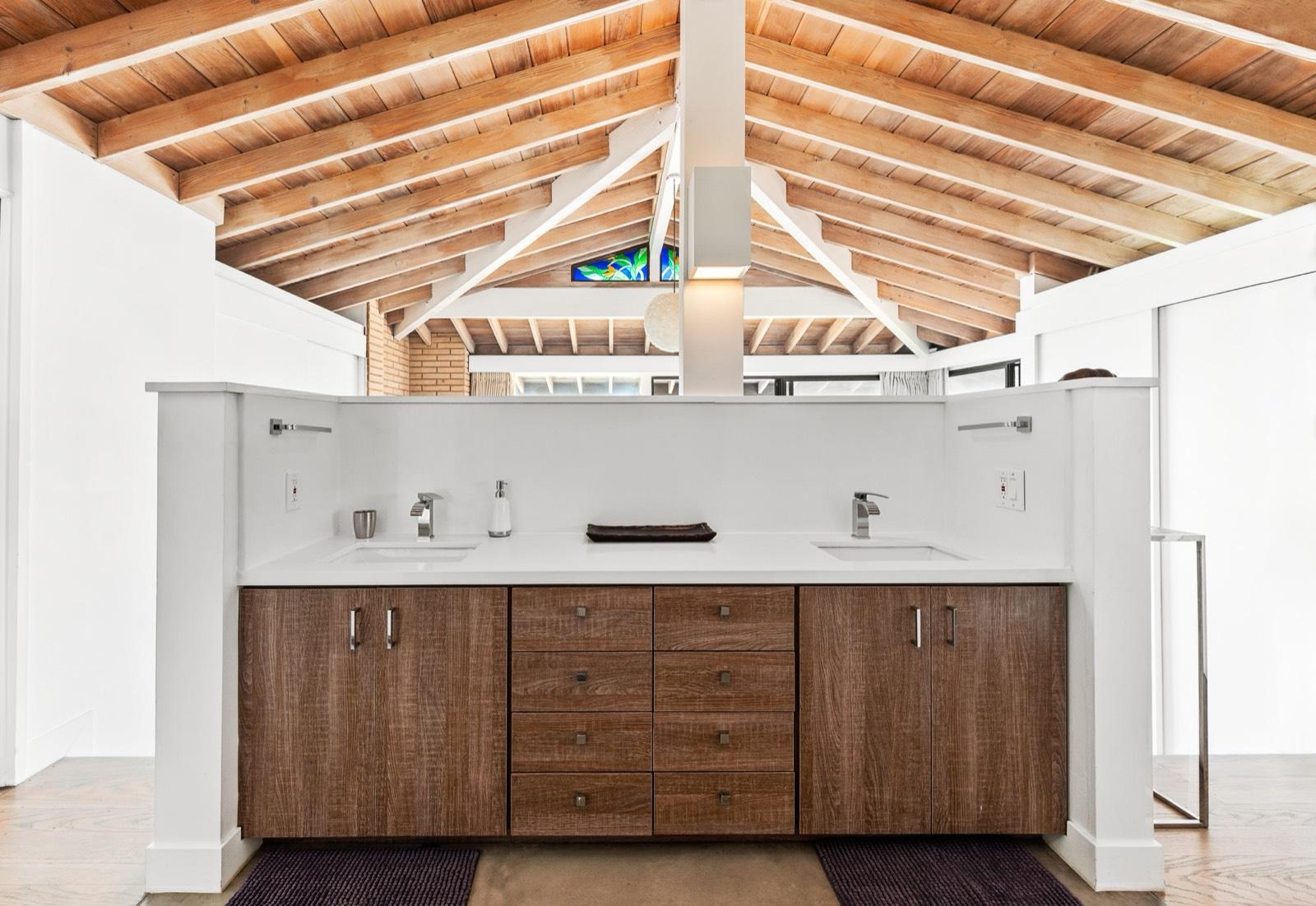 N's Beachfront Modern Wood — photo 11