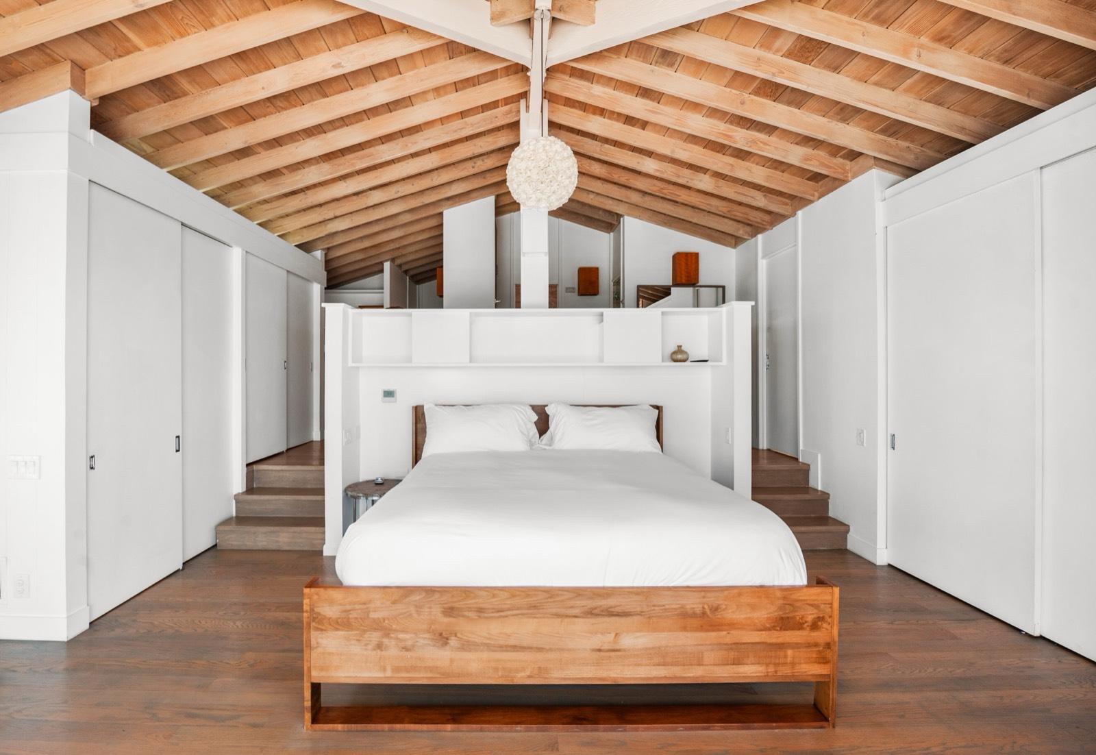 N's Beachfront Modern Wood — photo 8