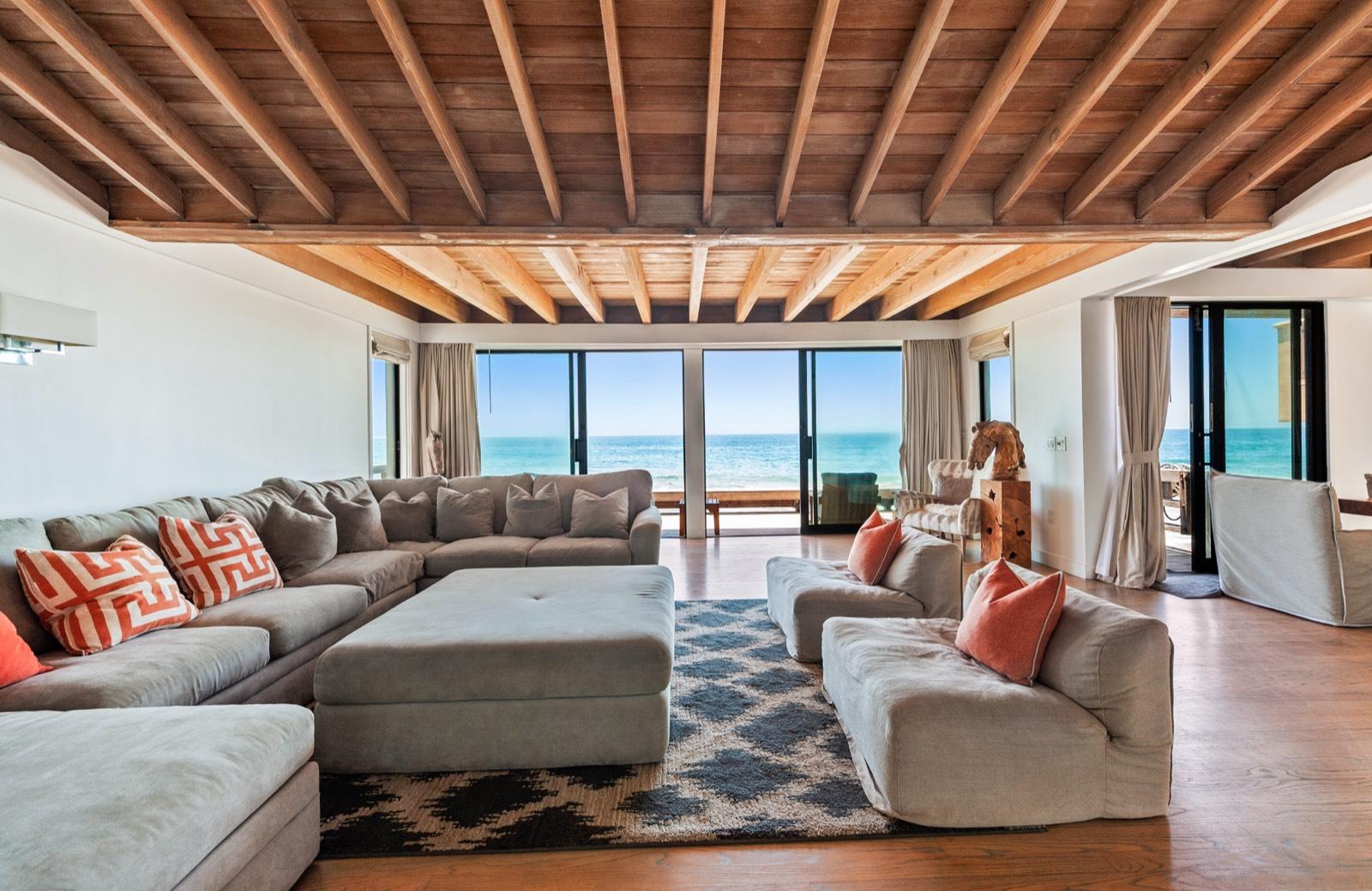 N's Beachfront Modern Wood — photo 9