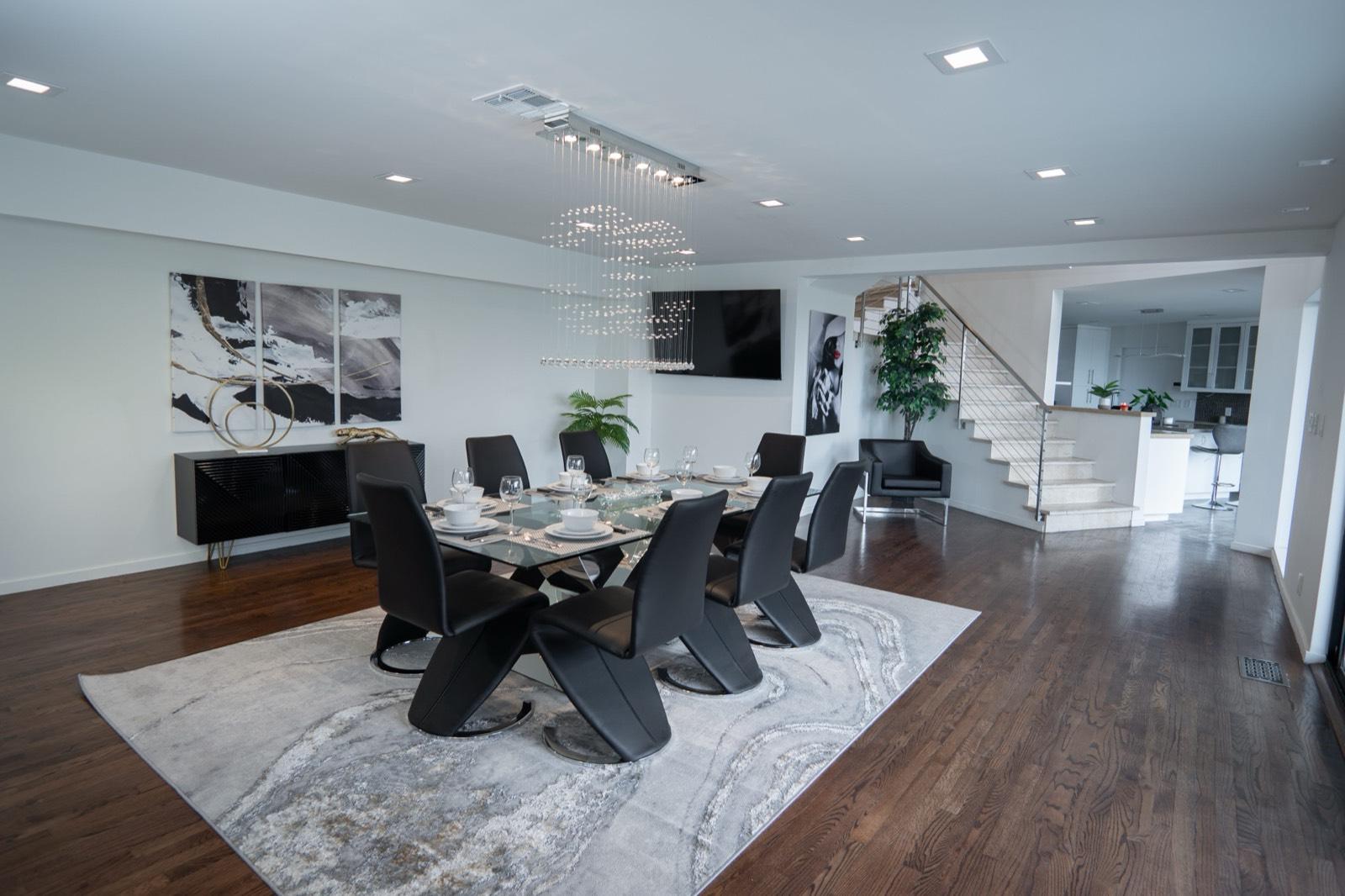 N's Hillside Modern Home — photo 12