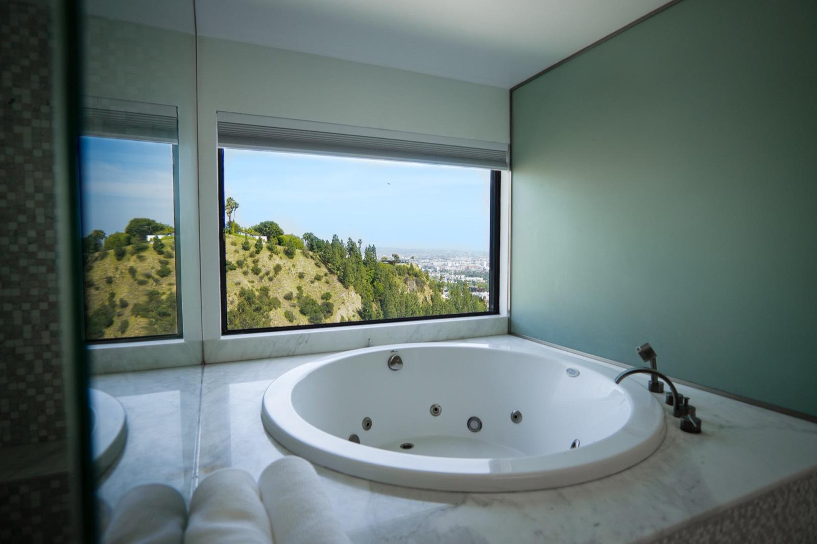 N's Hillside Modern Home — photo 7