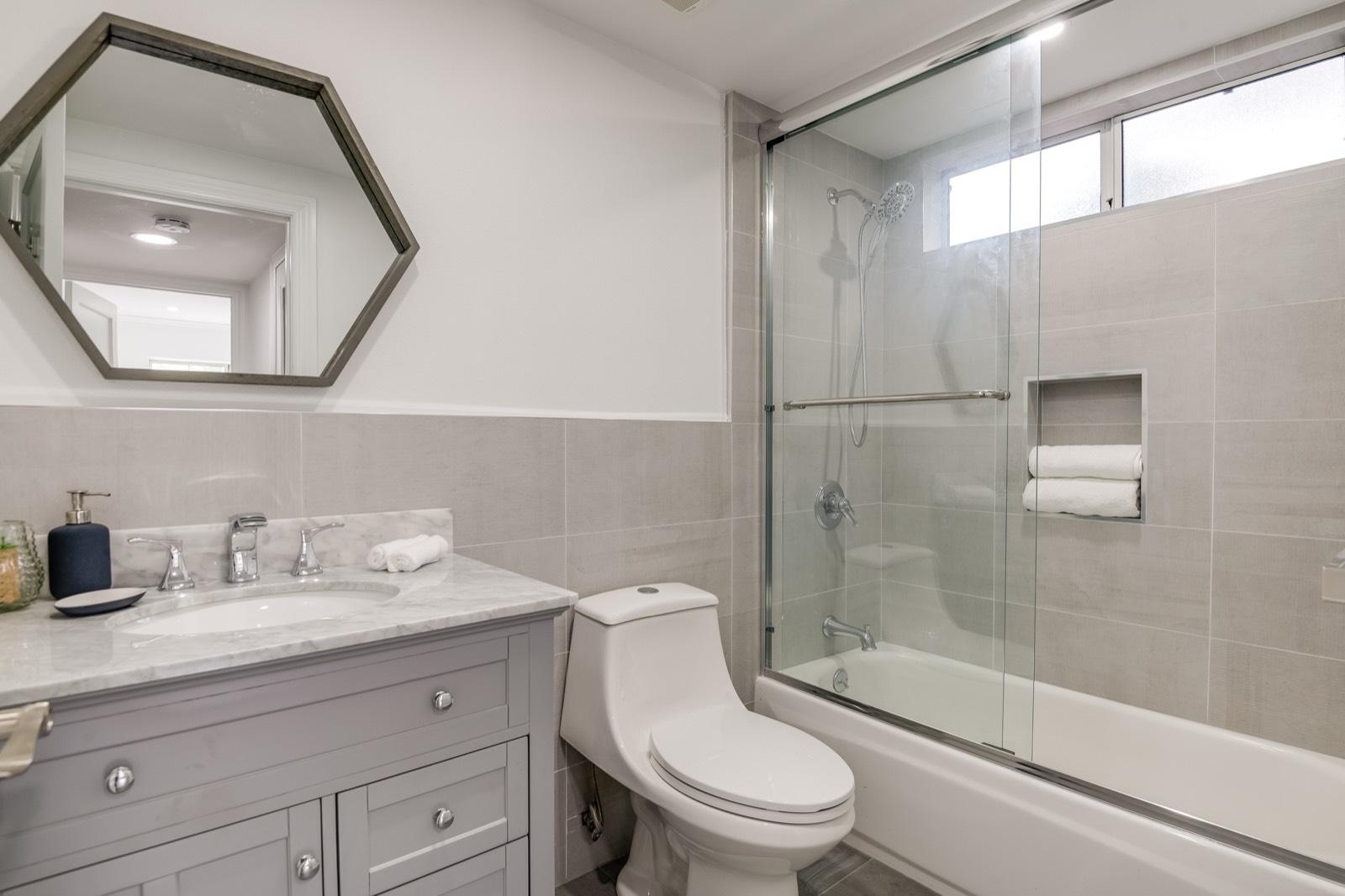 N's Marino Med Entertainer Home — photo 6