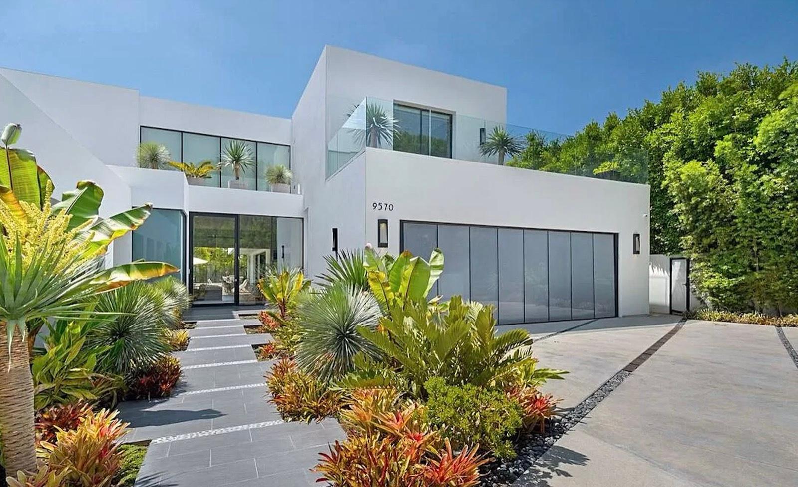 N's Valley Mod Mansion — photo 1