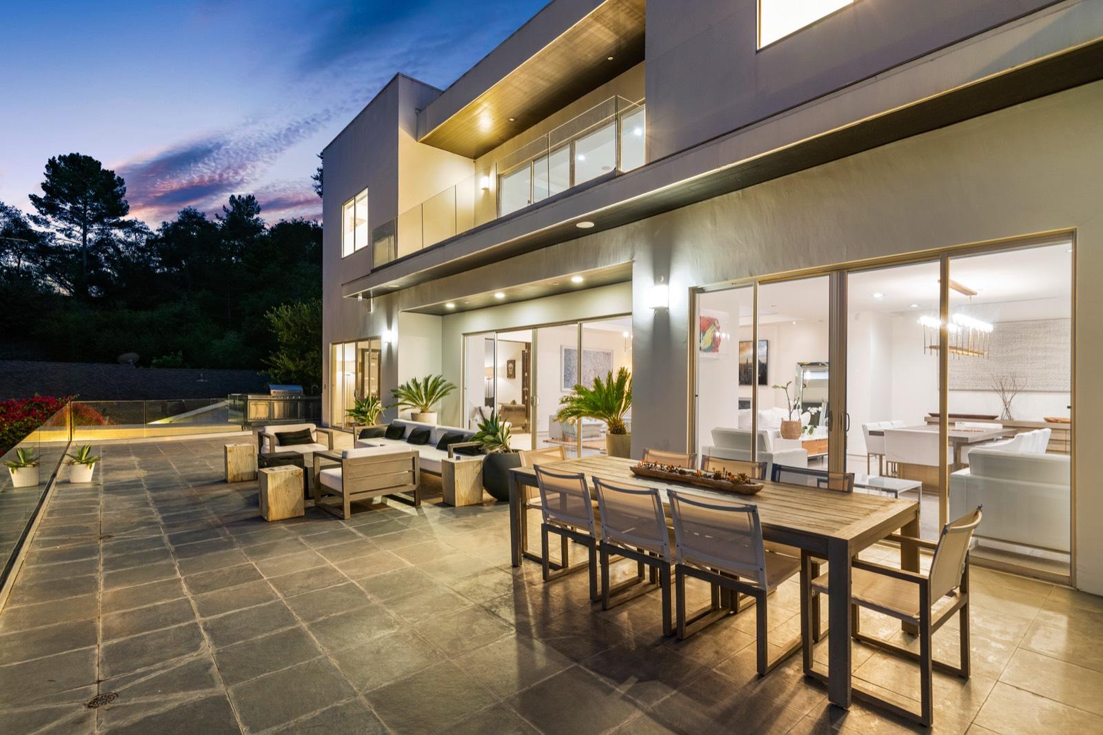 N's White Travis Home — photo 12