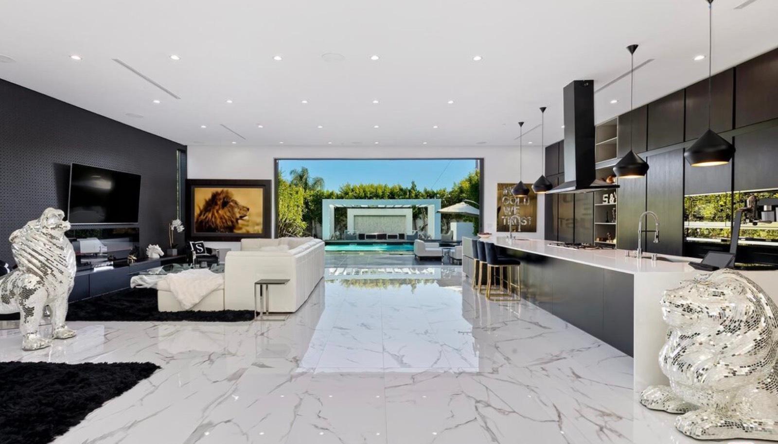 NF S Modern Bachelor Pad — photo 12