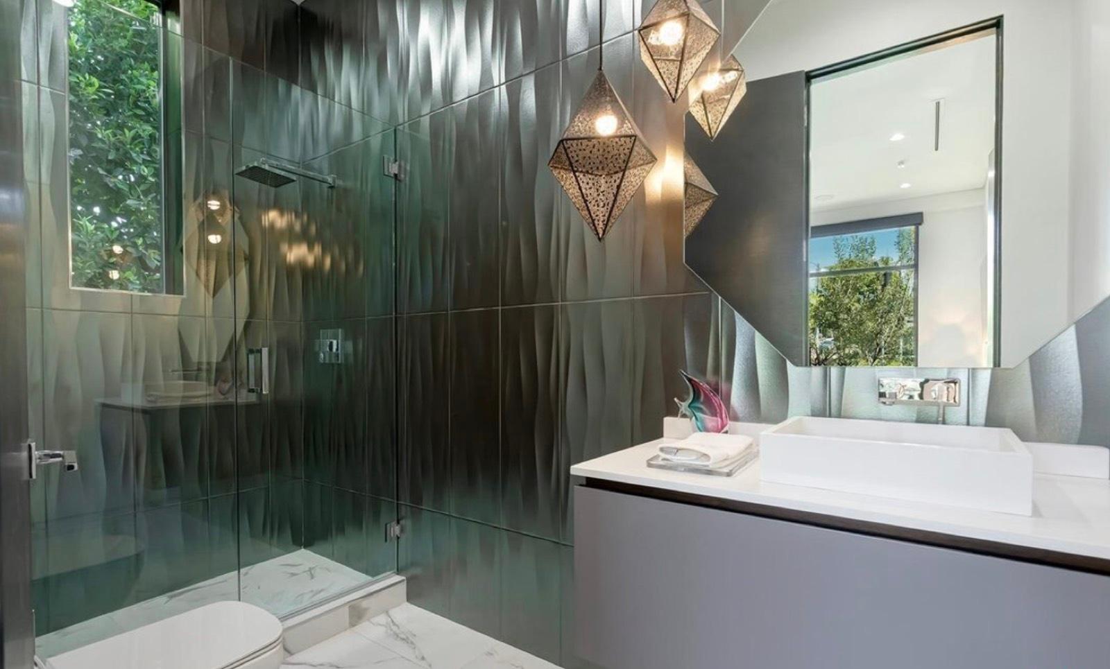 NF S Modern Bachelor Pad — photo 3