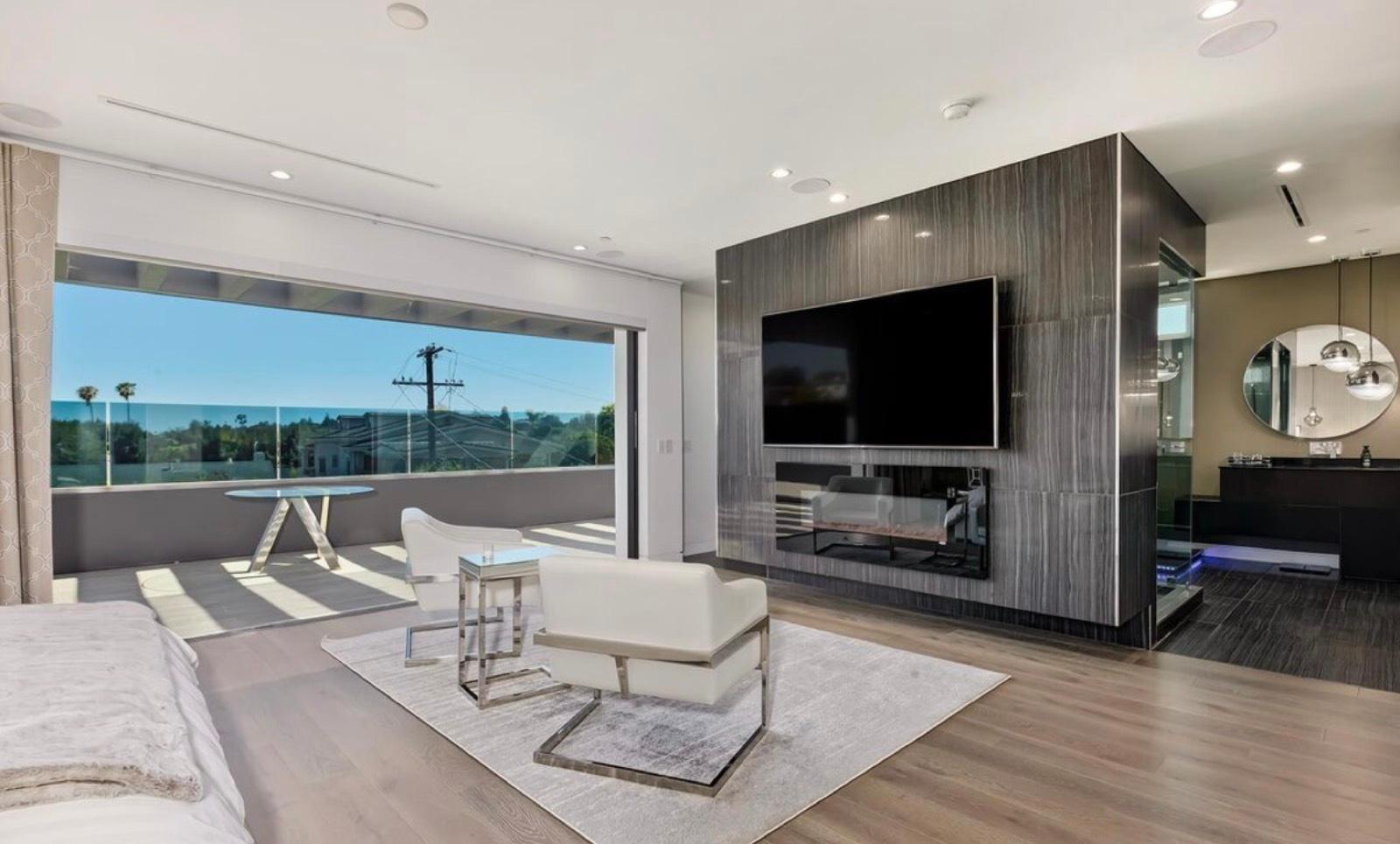 NF S Modern Bachelor Pad — photo 6