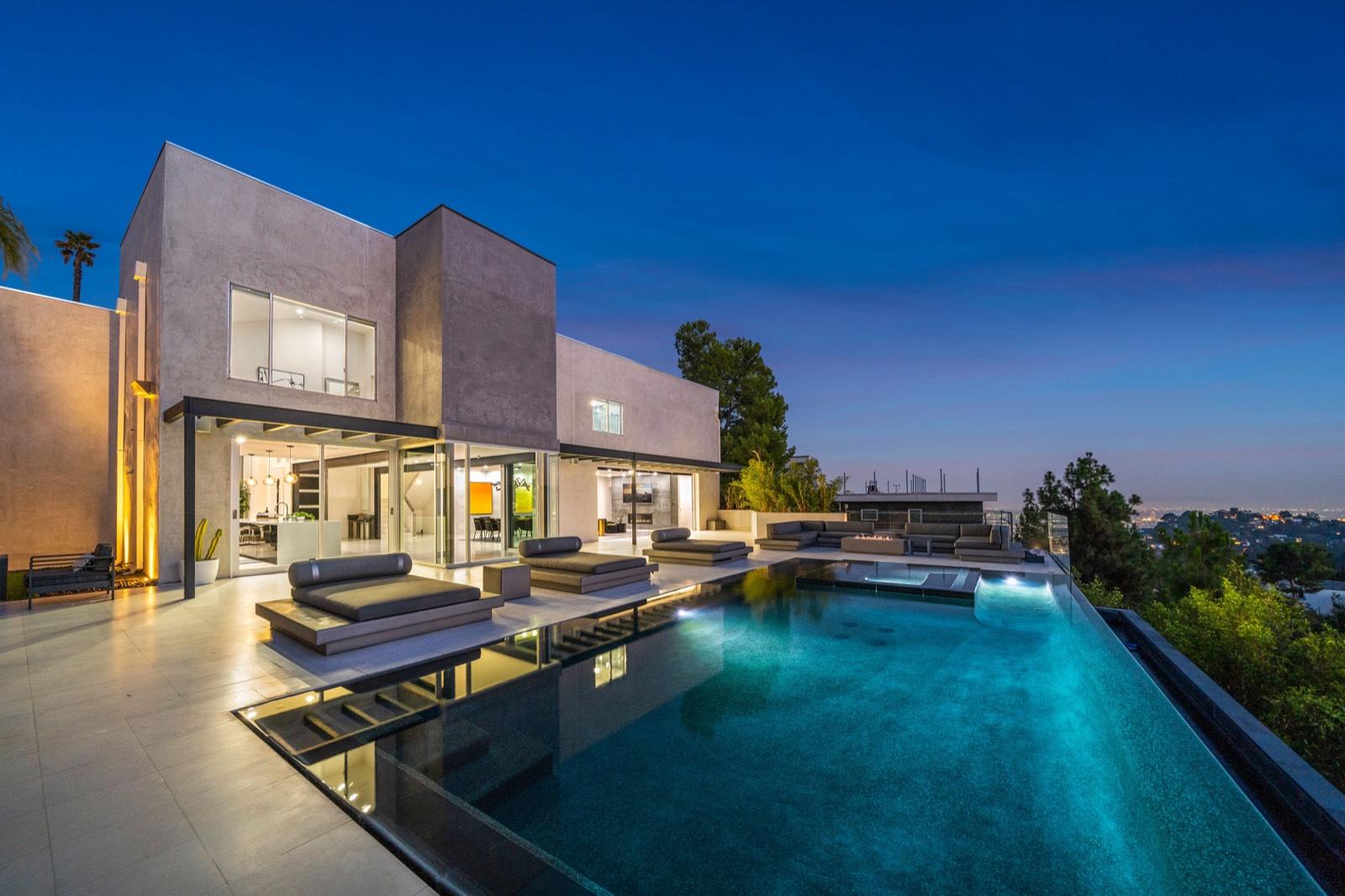 NF's Olympus View Home — photo 1