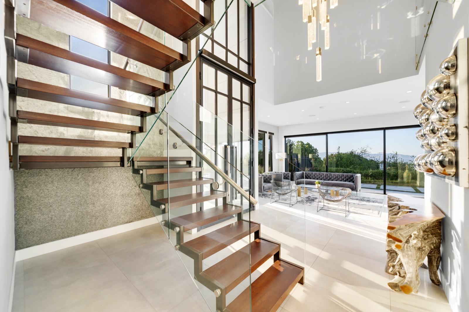 NF's Tarzana Mod View — photo 12