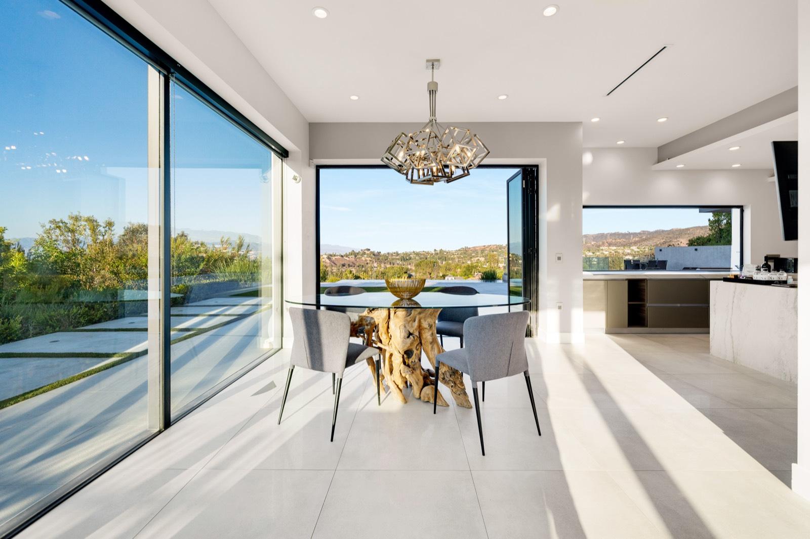 NF's Tarzana Mod View — photo 9