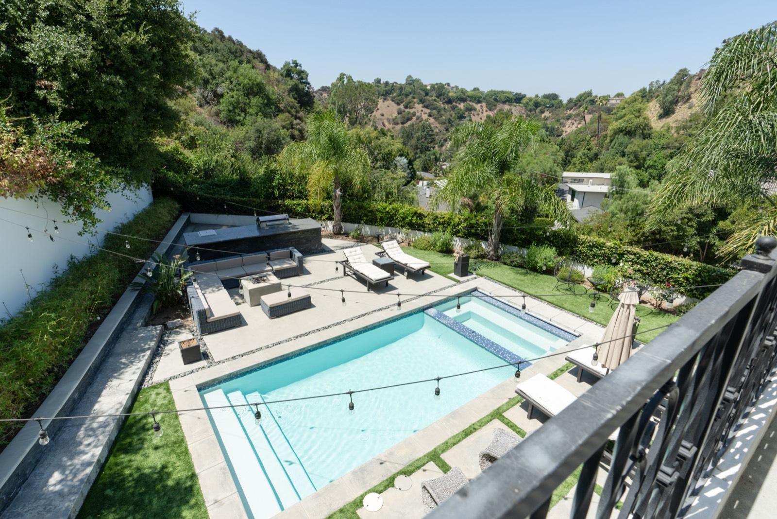NG Spacious Mod Abode — photo 6