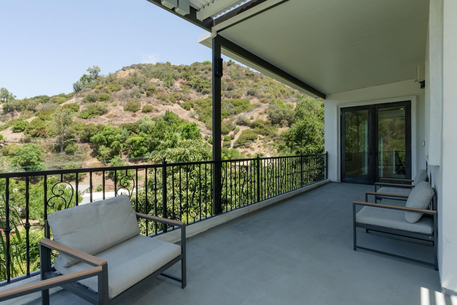 NG Spacious Mod Abode — photo 7