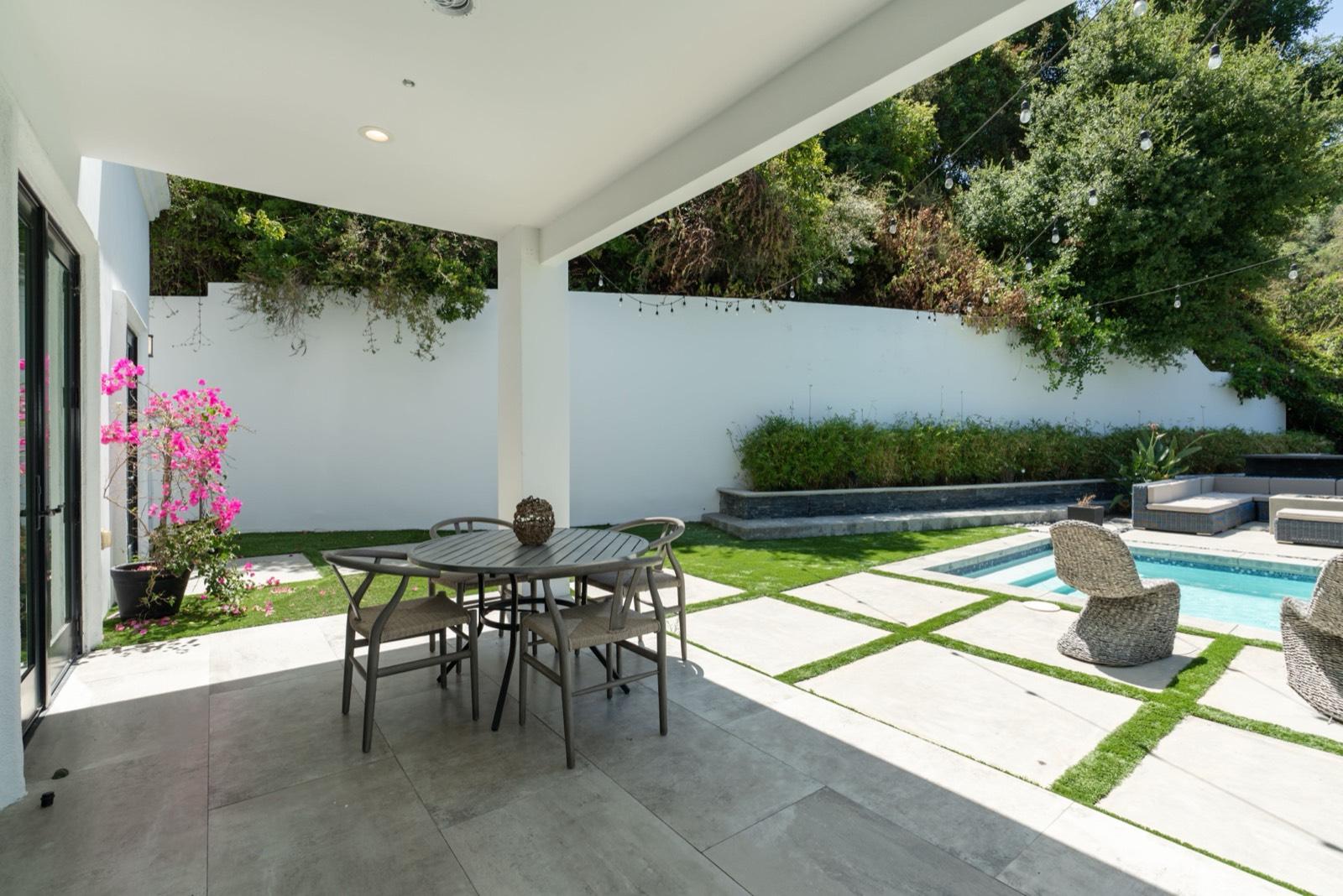 NG Spacious Mod Abode — photo 9