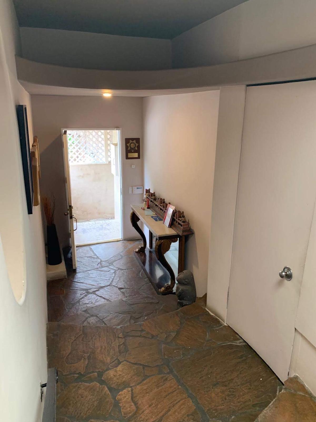 Nico's Hollywood Pad — photo 11