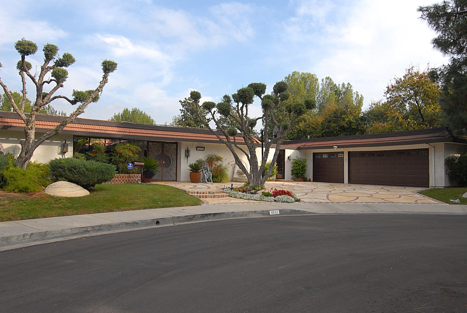 Nina's Calabasas Home — photo 1