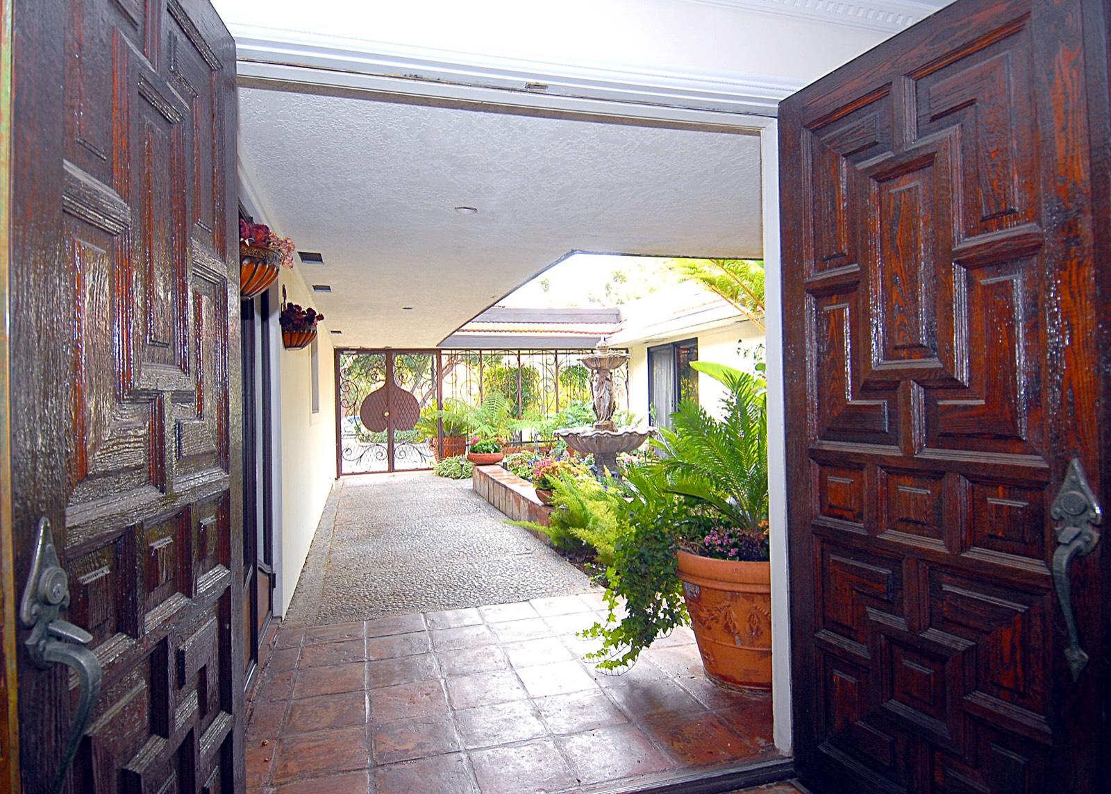 Nina's Calabasas Home — photo 3