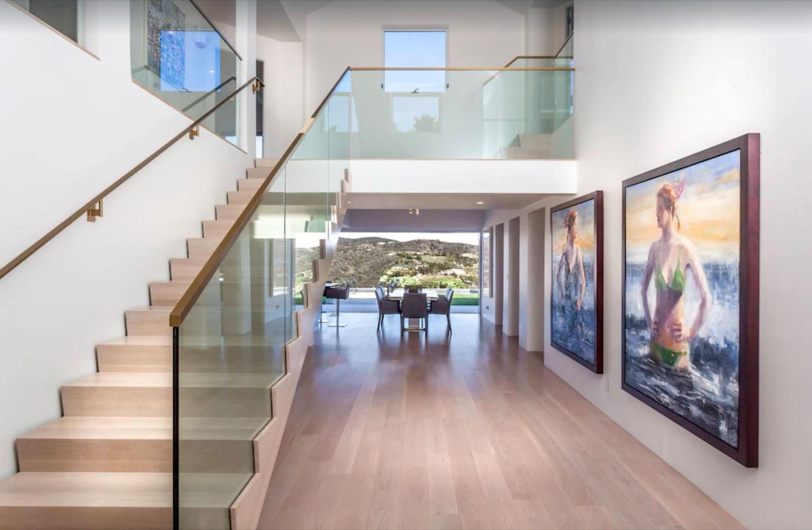 NM'S Modern Clean View Beauty — photo 9