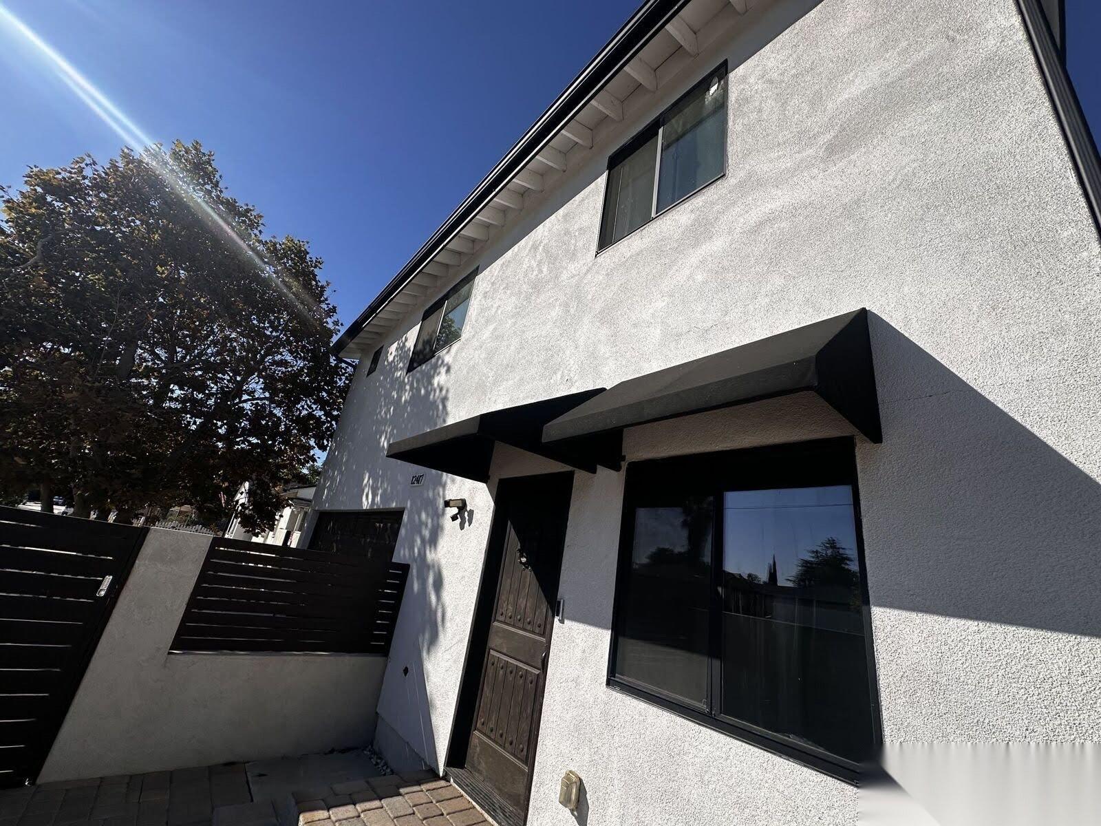 north hollywood town home — photo 7