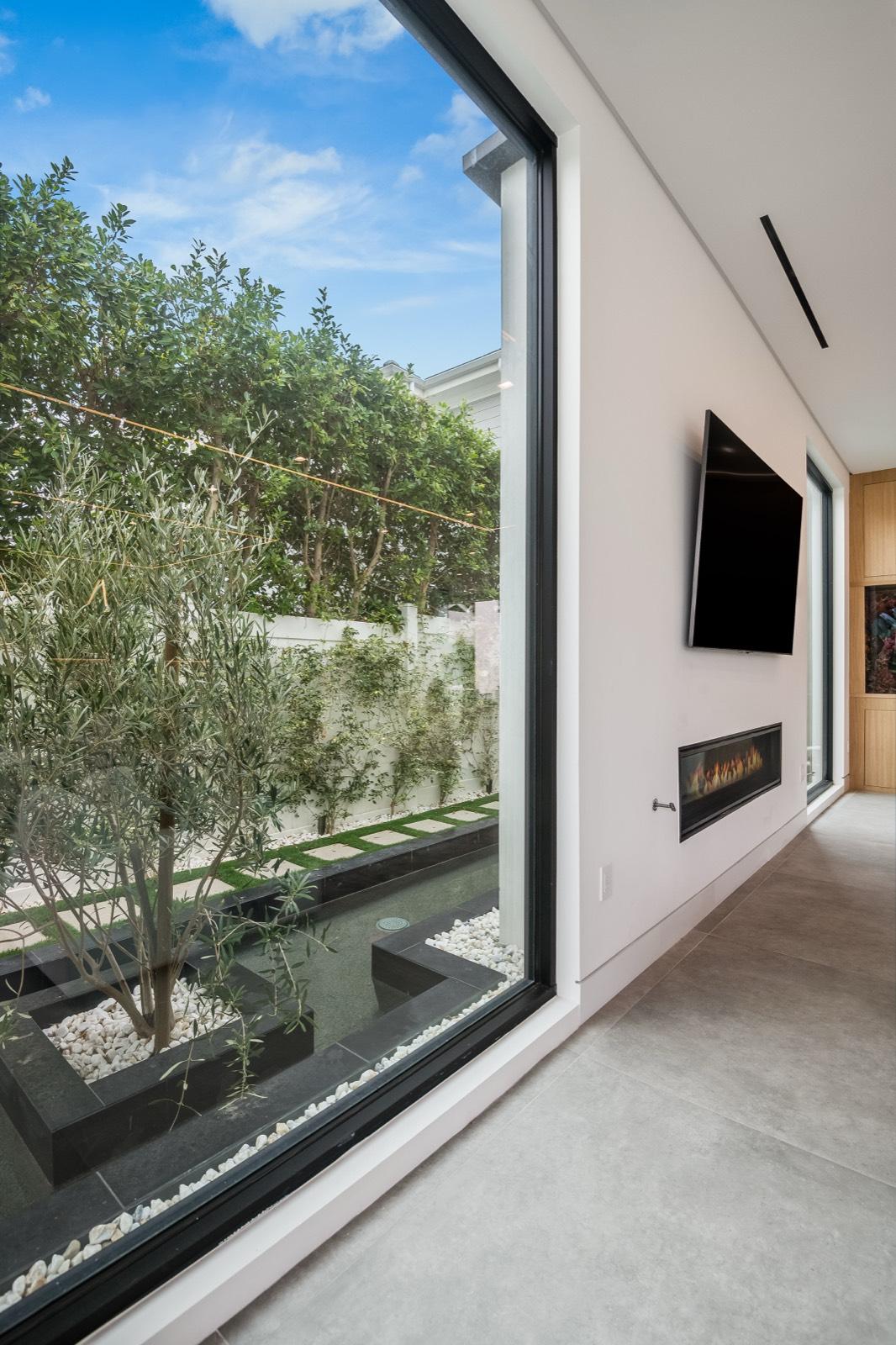 NP's Valley Modern Sports Home — photo 11