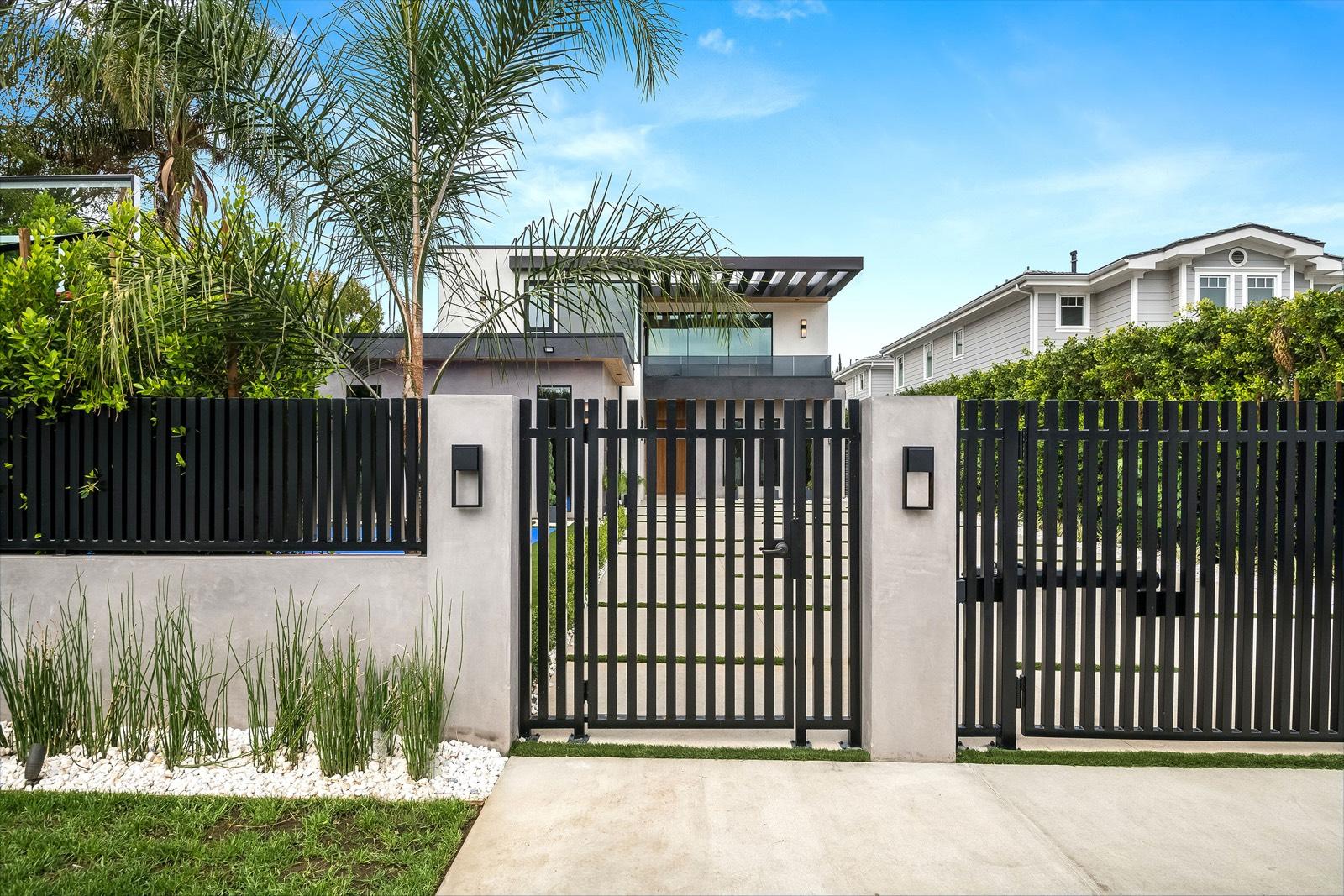 NP's Valley Modern Sports Home — photo 12