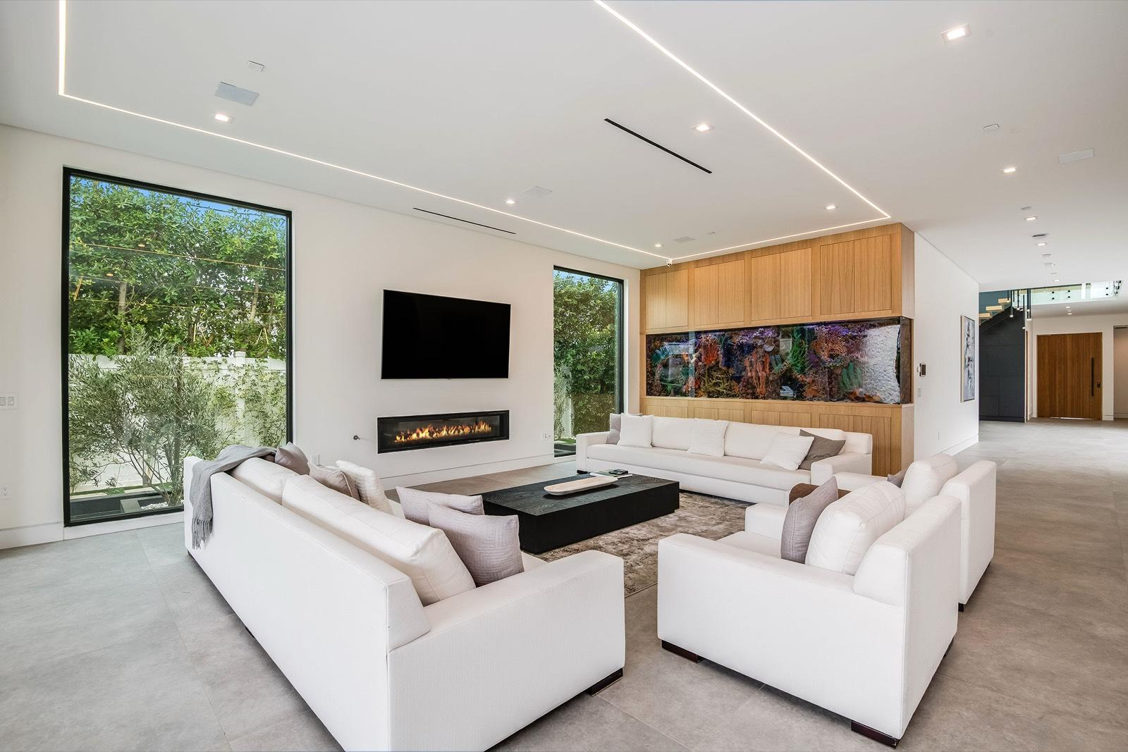 NP's Valley Modern Sports Home — photo 10