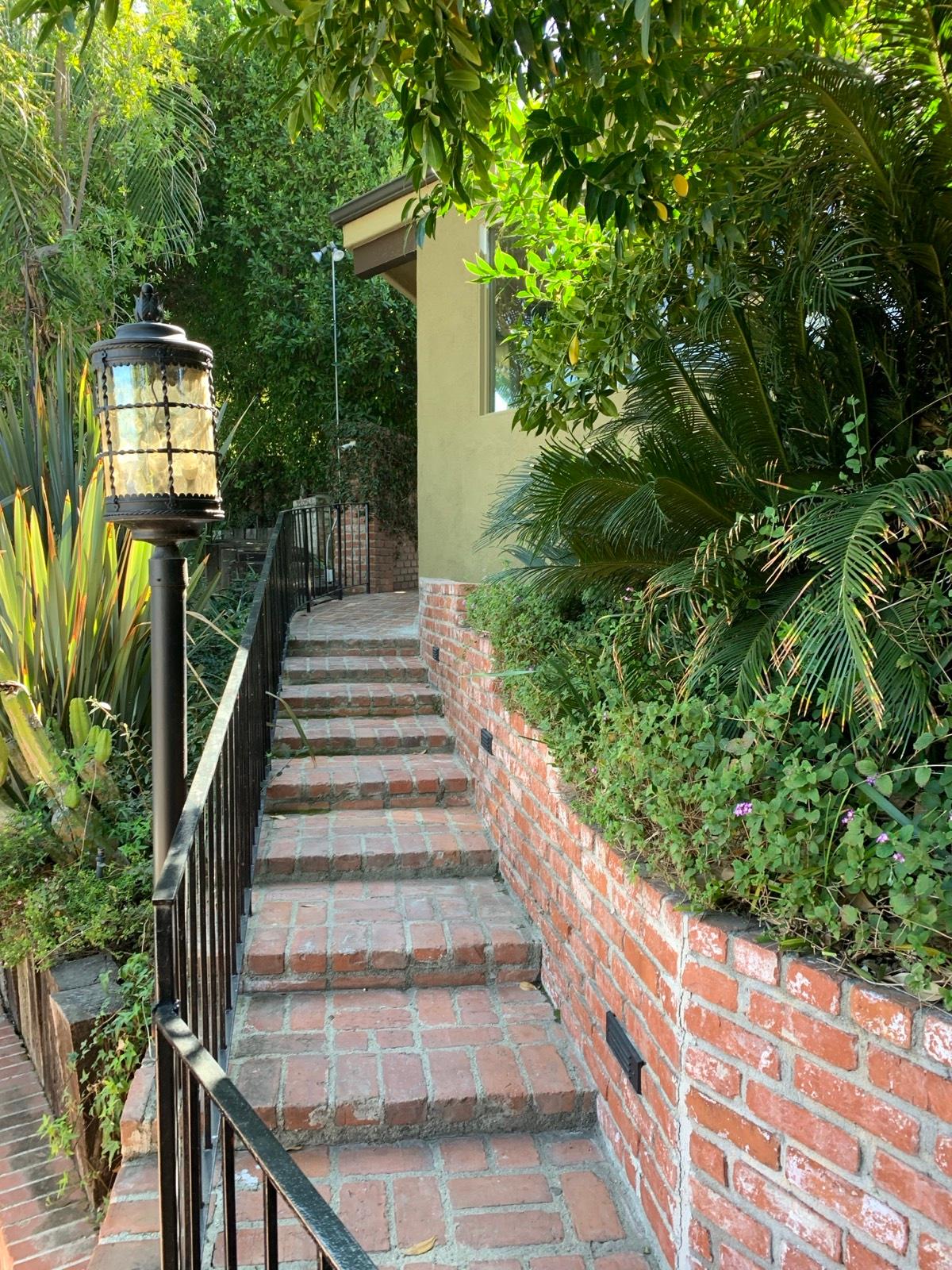 N's Brick Light Estate — photo 2