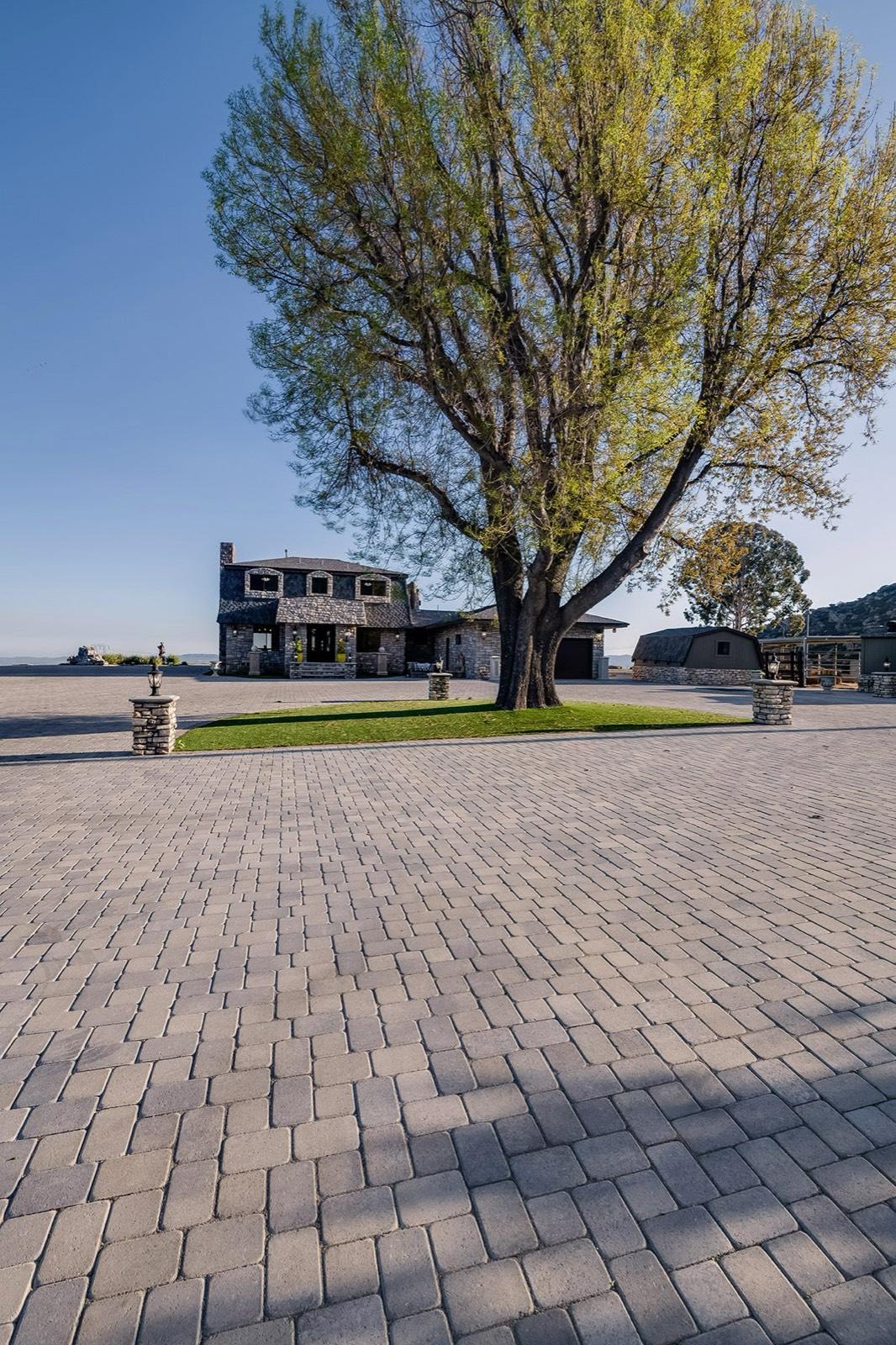 N's Chatsworth Ranch Manor — photo 11