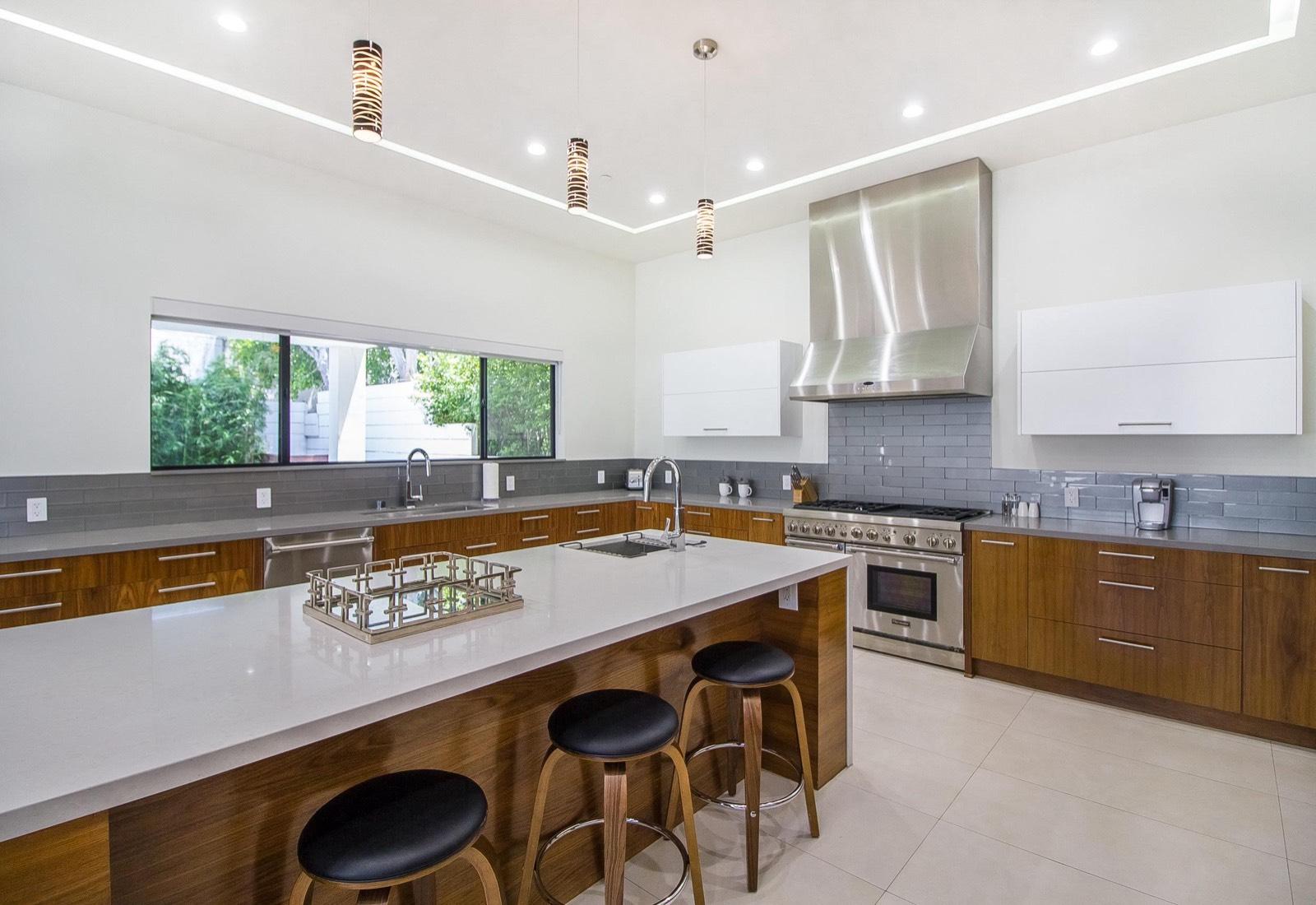 N's D Modern Bright Home — photo 6