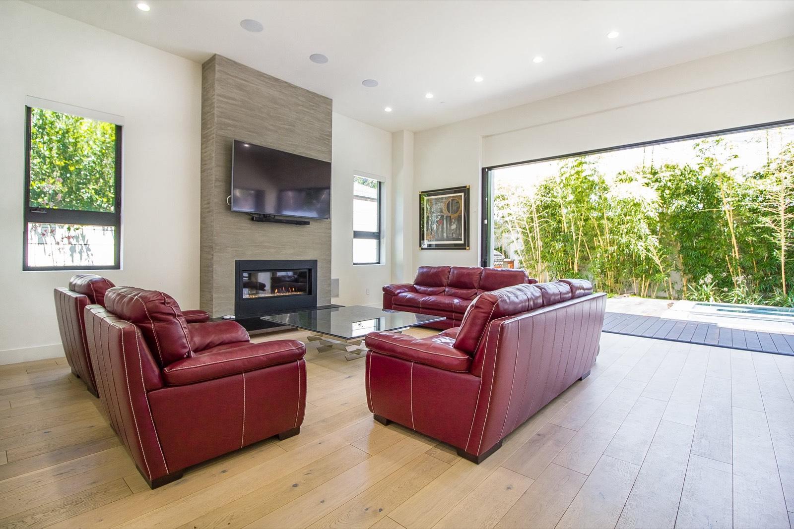 N's D Modern Bright Home — photo 11