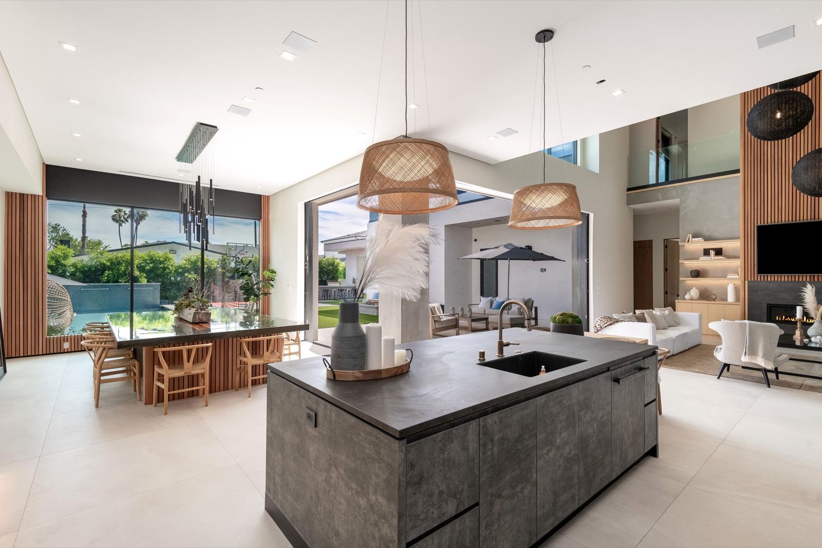 N's Modern Chandler Home — photo 3
