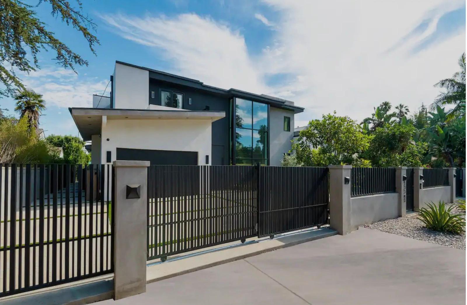 N's Modern Tech Mansion — photo 2