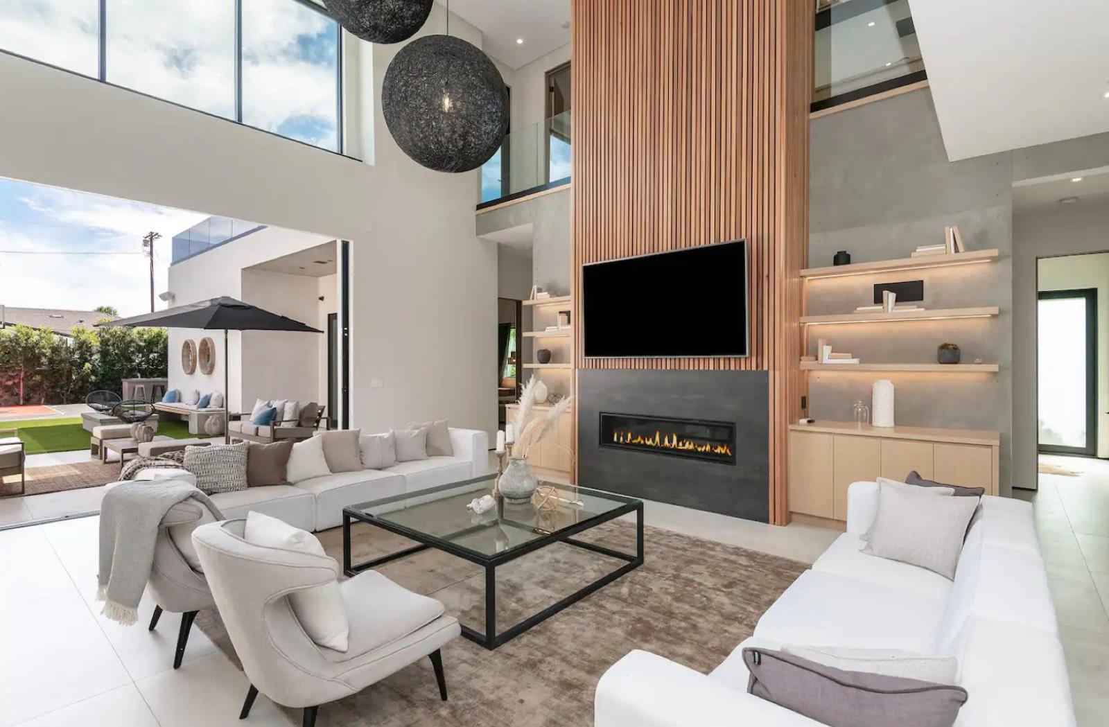 N's Modern Tech Mansion — photo 10