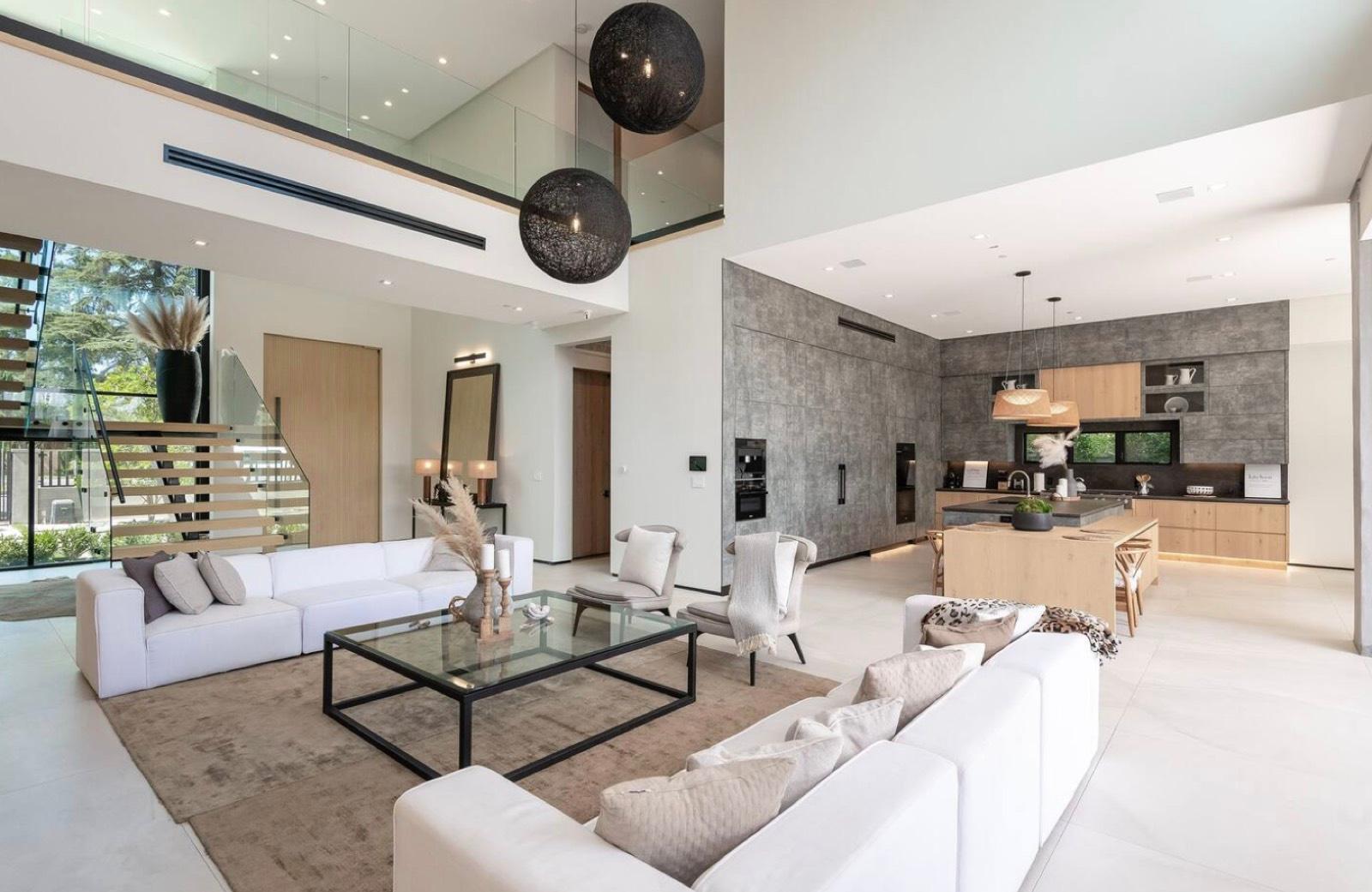 N's Modern Tech Mansion — photo 11