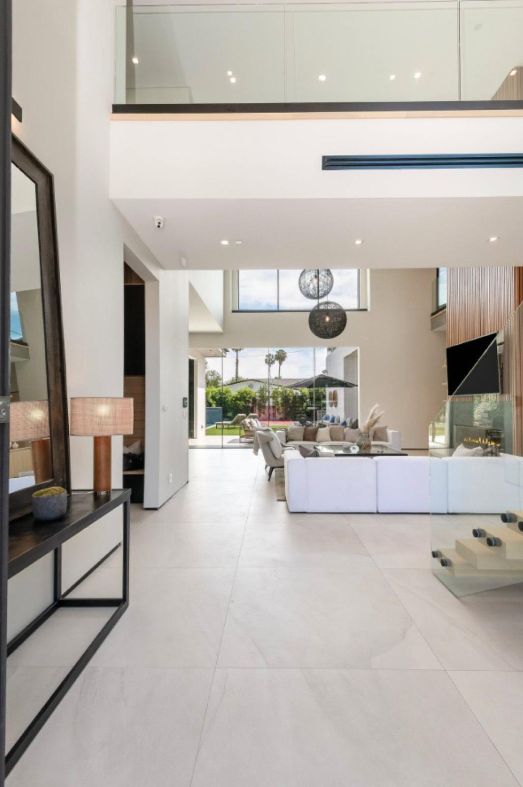 N's Modern Tech Mansion — photo 7