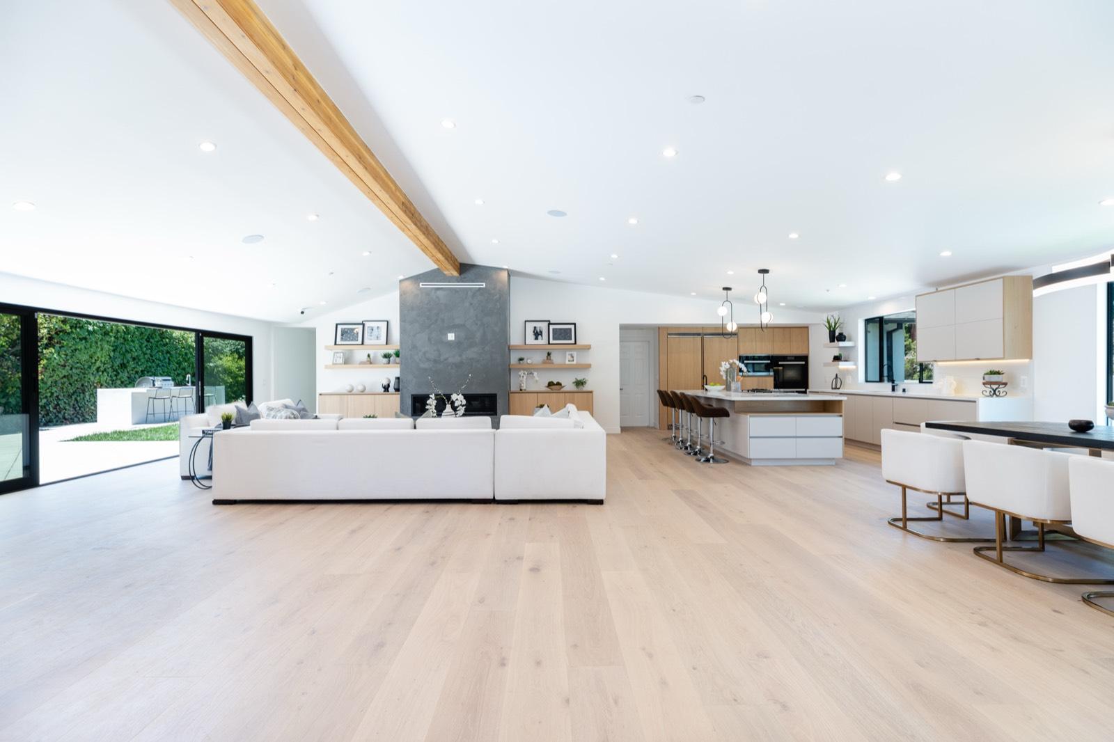 N's Modern White Farmhouse — photo 1