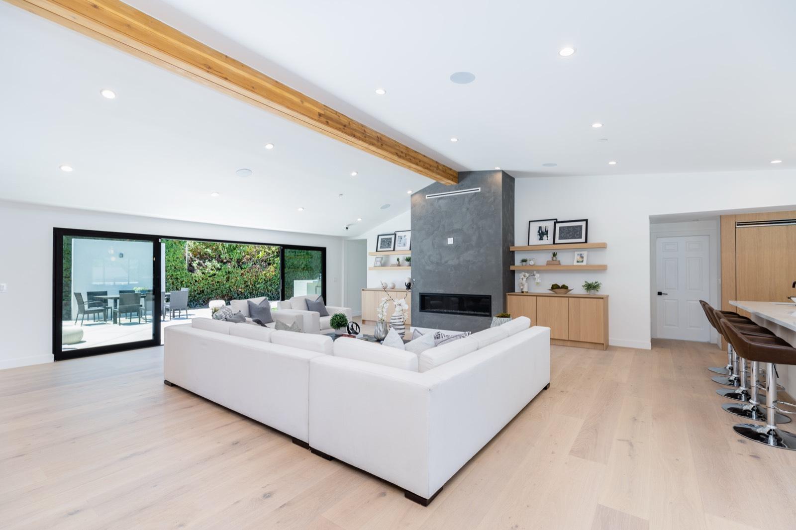 N's Modern White Farmhouse — photo 12