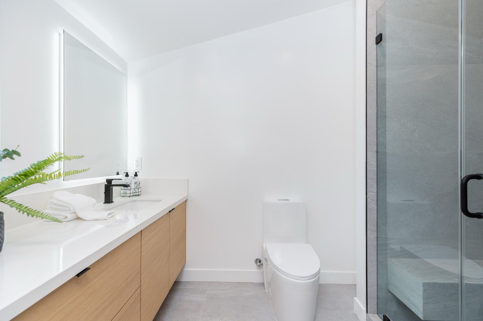 N's Modern White Farmhouse — photo 6