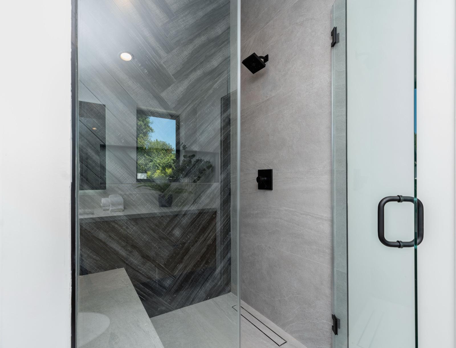 N's Modern White Farmhouse — photo 7