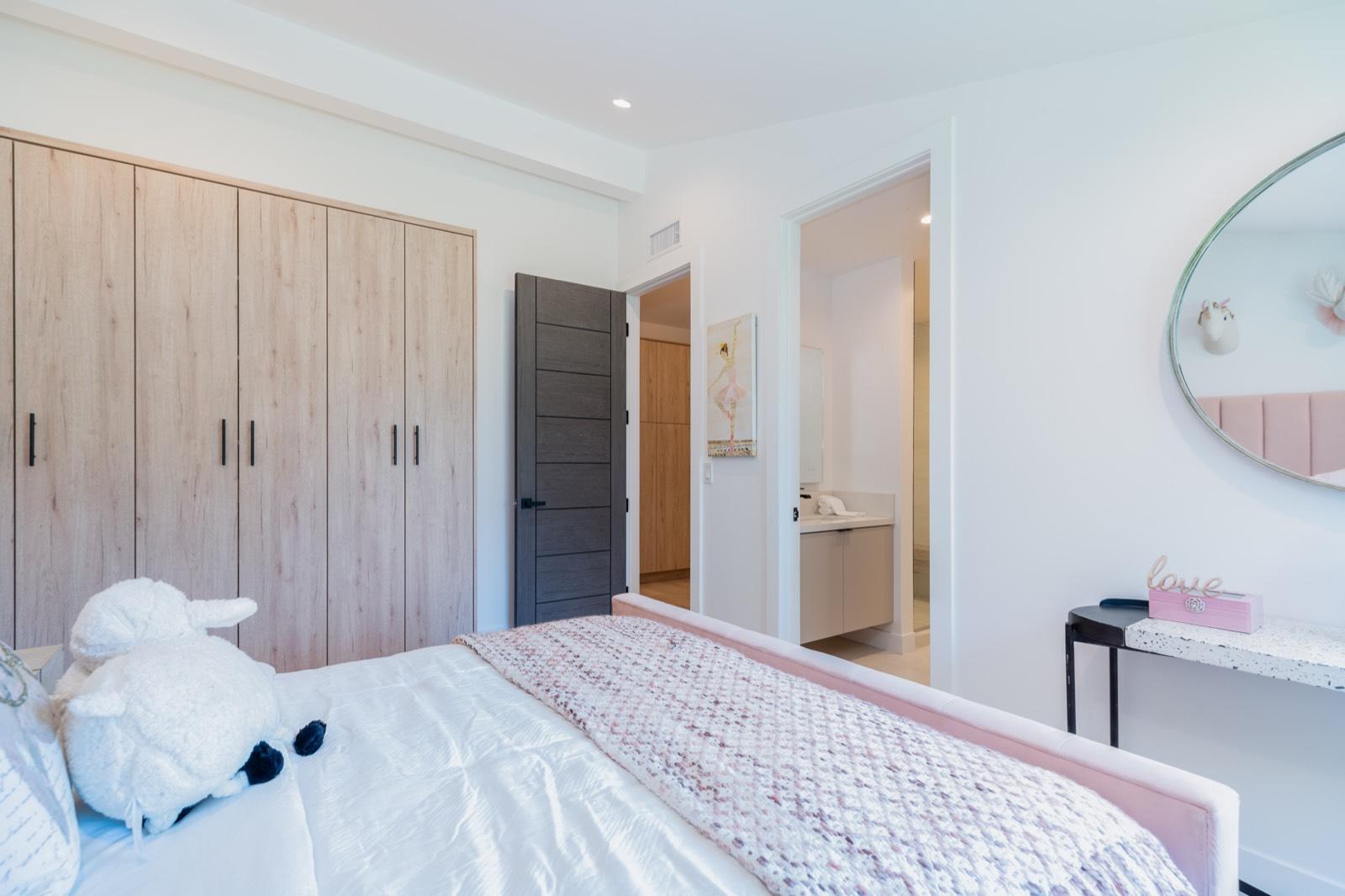 N's Modern White Farmhouse — photo 8
