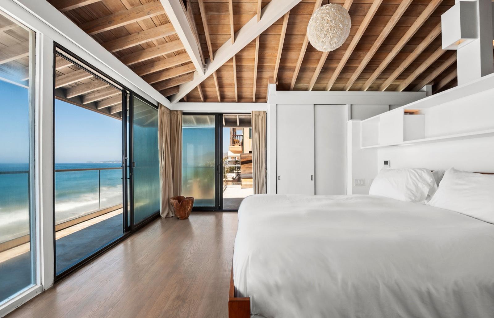 N's Oceanfront wood modern — photo 1