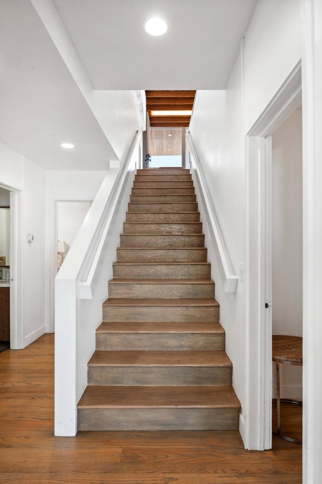 N's Oceanfront wood modern — photo 10