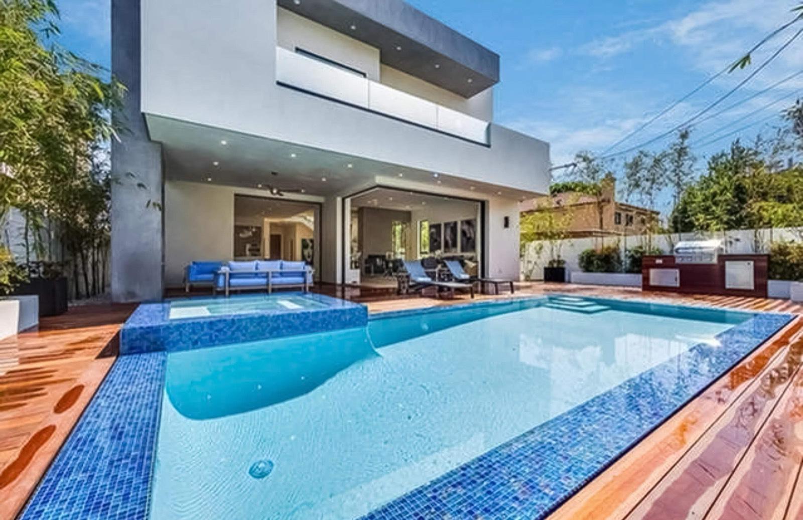 N's Sherman Oaks House — photo 2