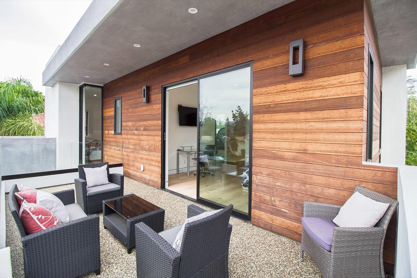 N's Sherman Oaks House — photo 1
