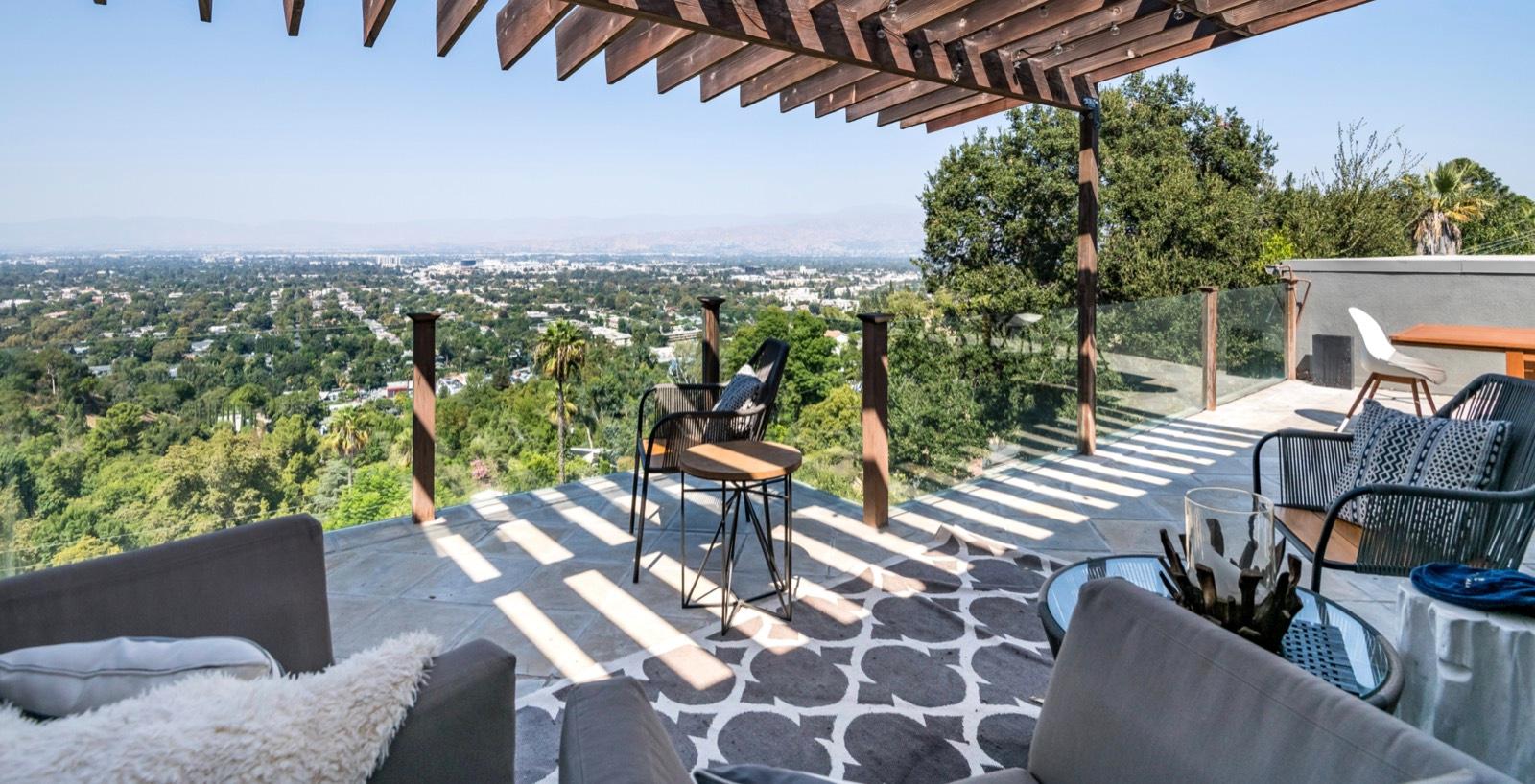 N's Valley View Treehouse — photo 12