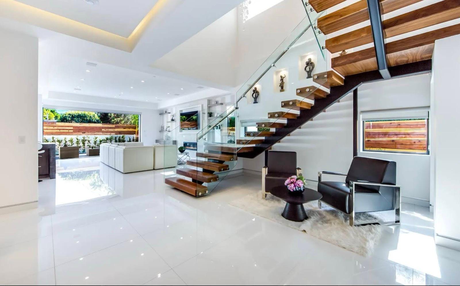 OB's Modern Wood Warmth Home — photo 6
