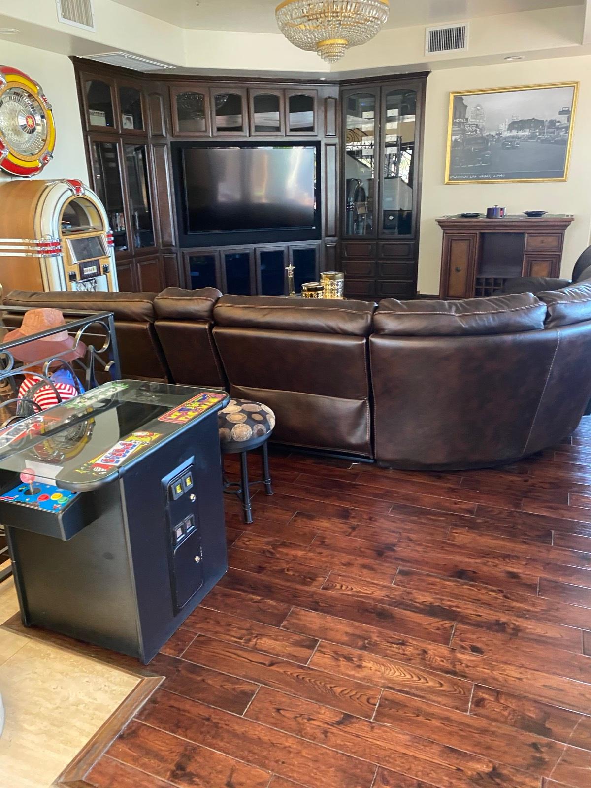 OC Mansion — photo 3