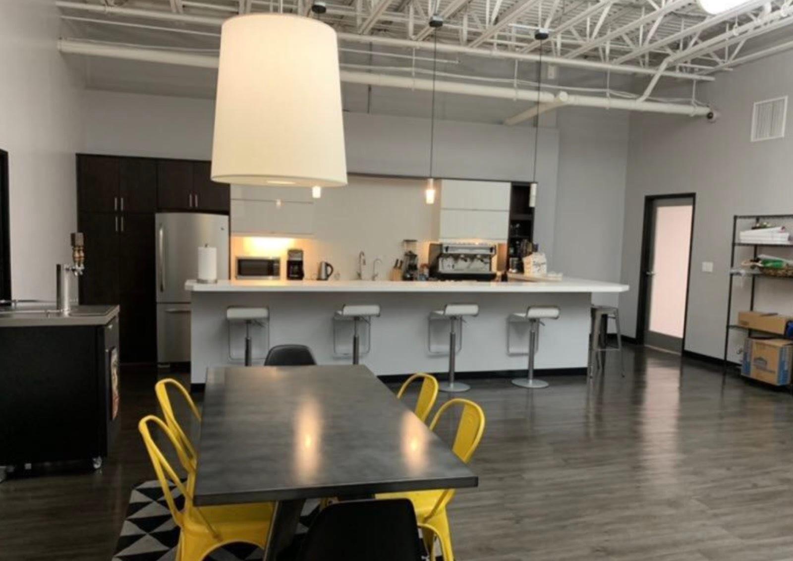 Office Warehouse — photo 11