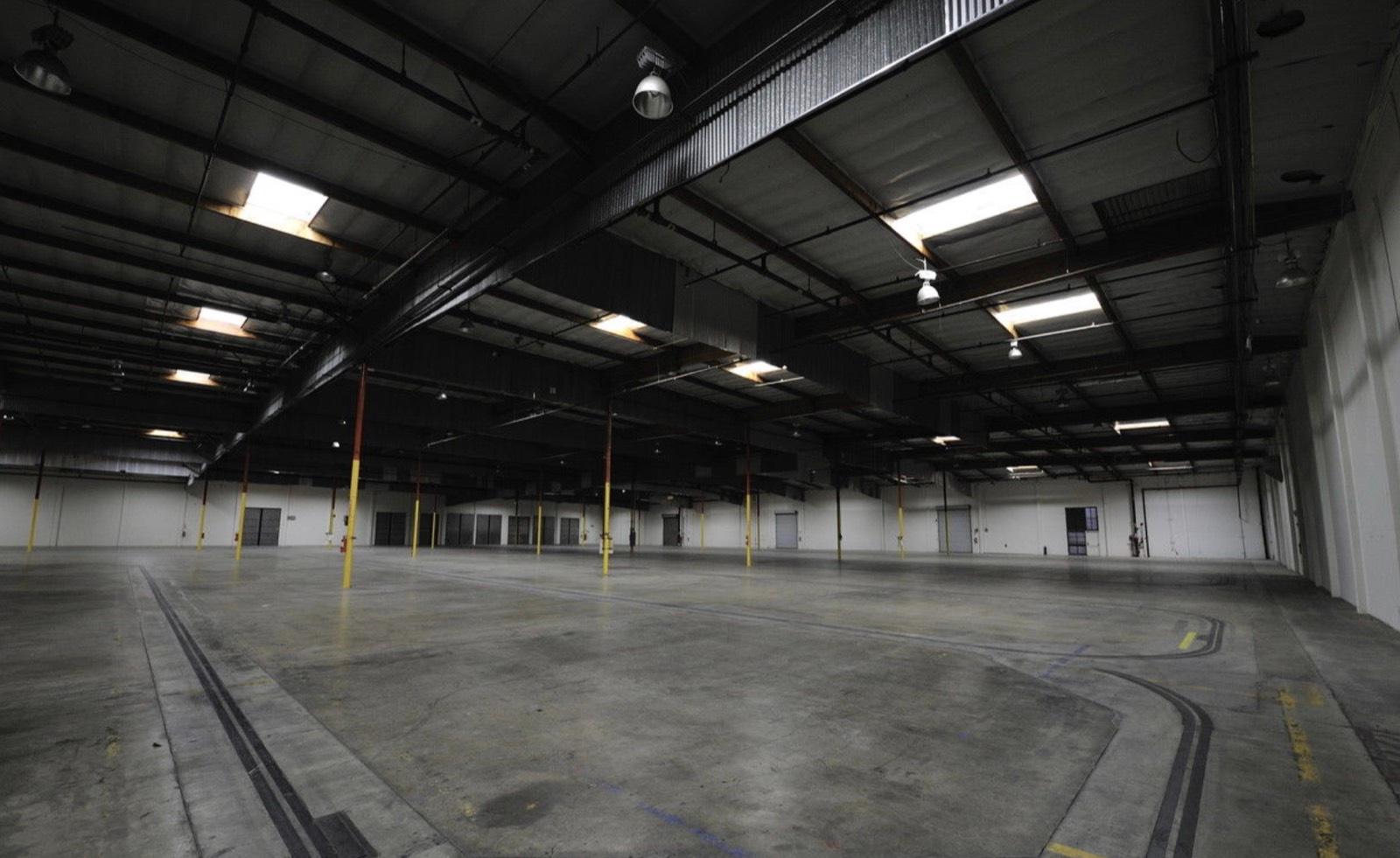 Office Warehouse — photo 9