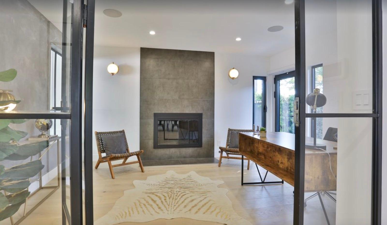 OK's Modern Venice Bungalow — photo 5