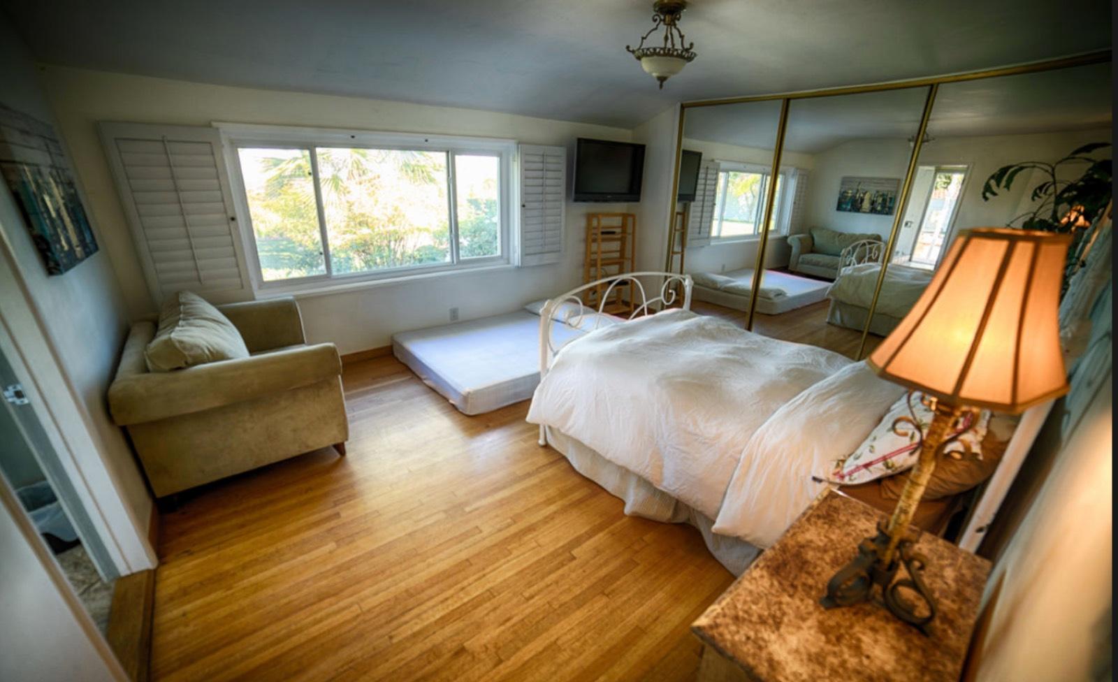 Old Hollywood-Woodland Hills House — photo 9